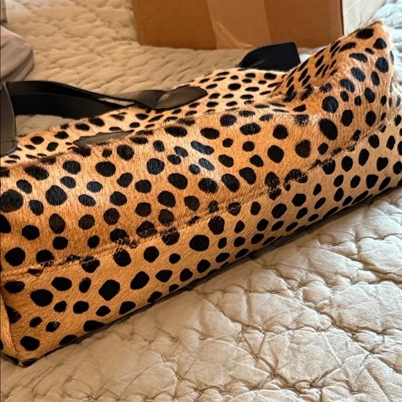 Parker Thatch Leopard Print - Picture 5 of 6